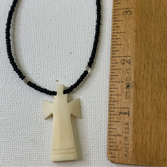 Vintage Bovine Bone Carved Cross Pendant Necklace w Black Glass Seed Beads 18" - Picture 11 of 12